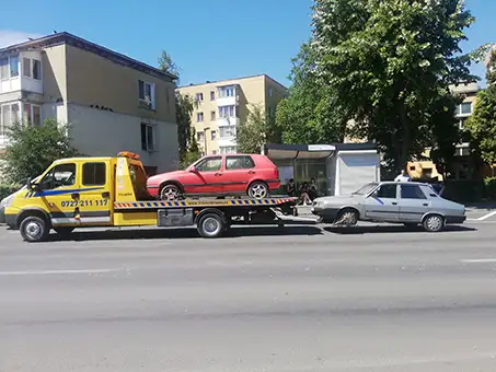 Tractari doua masini